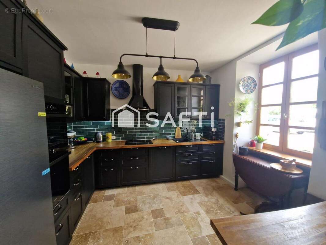 Maison 165 m² à Beauchalot  - photo 4