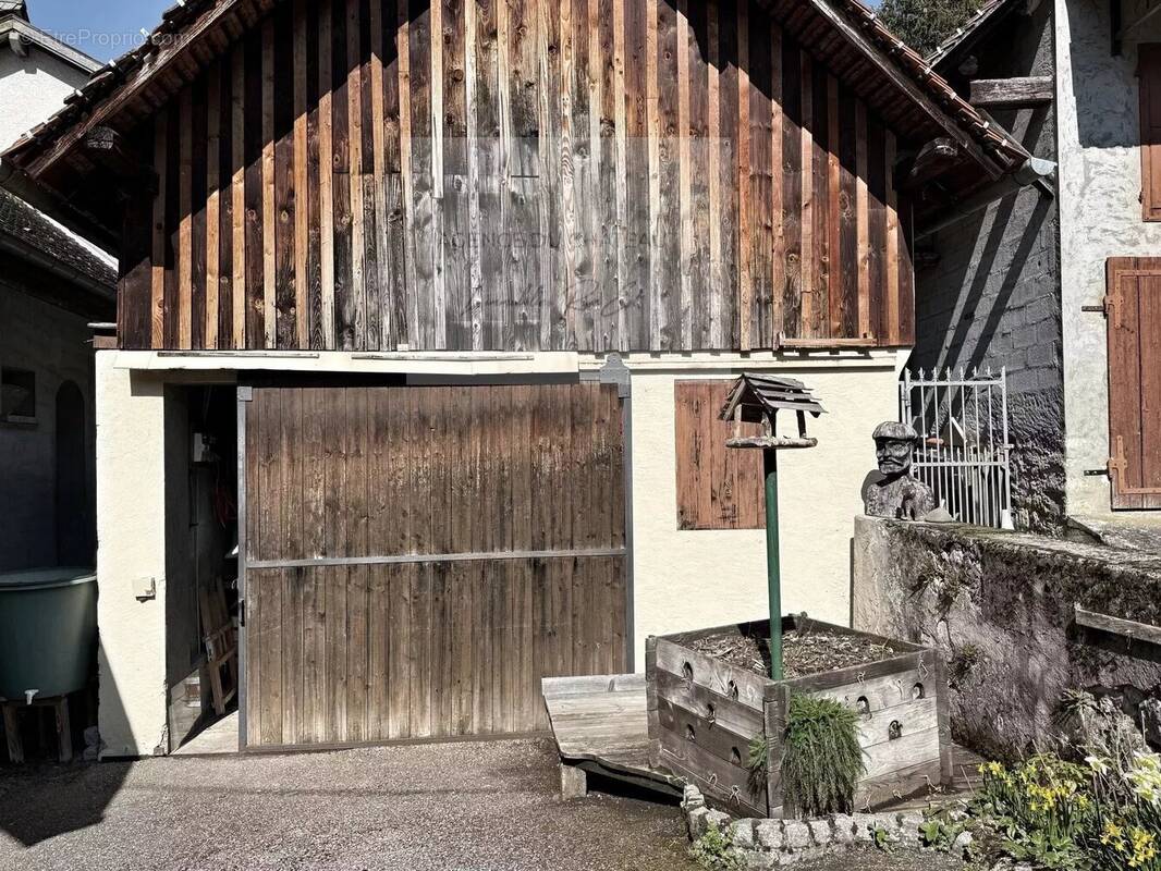 EXCLUSIVITE: Grange/Garage de stockage - photo 1