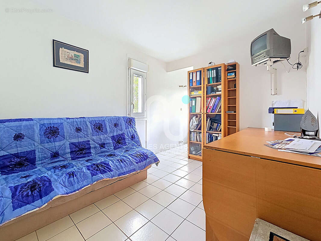 Appartement à VILLENEUVE-LA-GARENNE