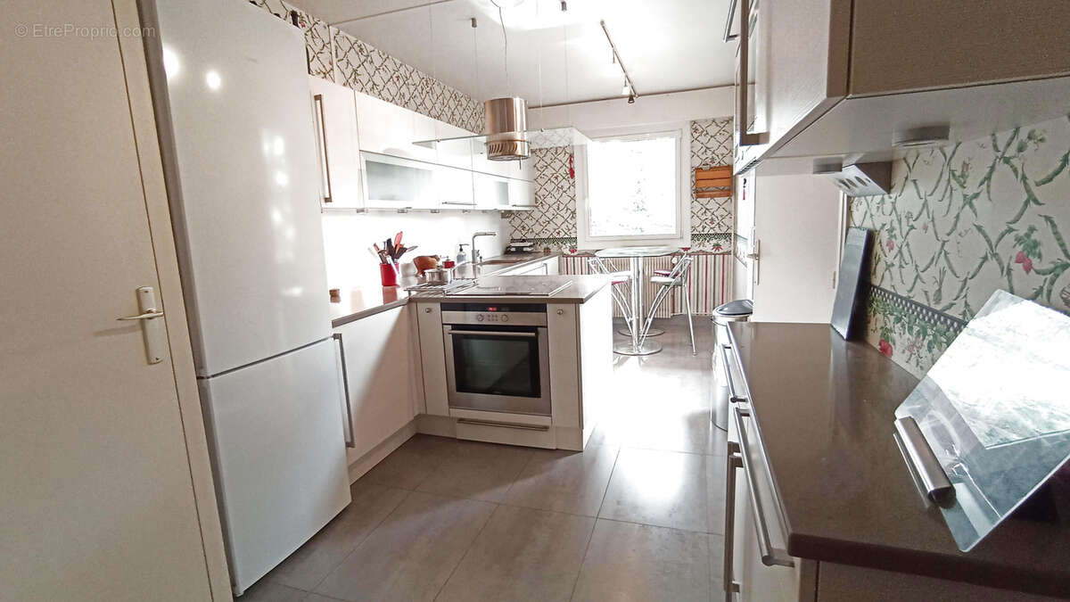 Appartement à VILLE-D'AVRAY