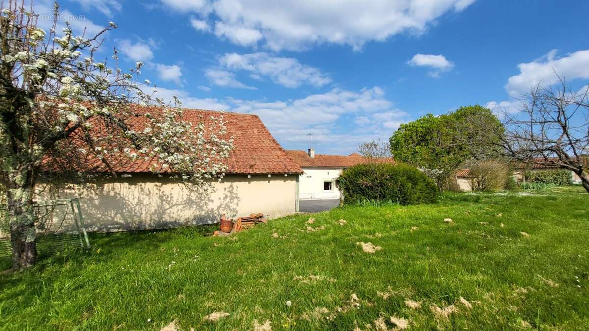 Maison à TOCANE-SAINT-APRE