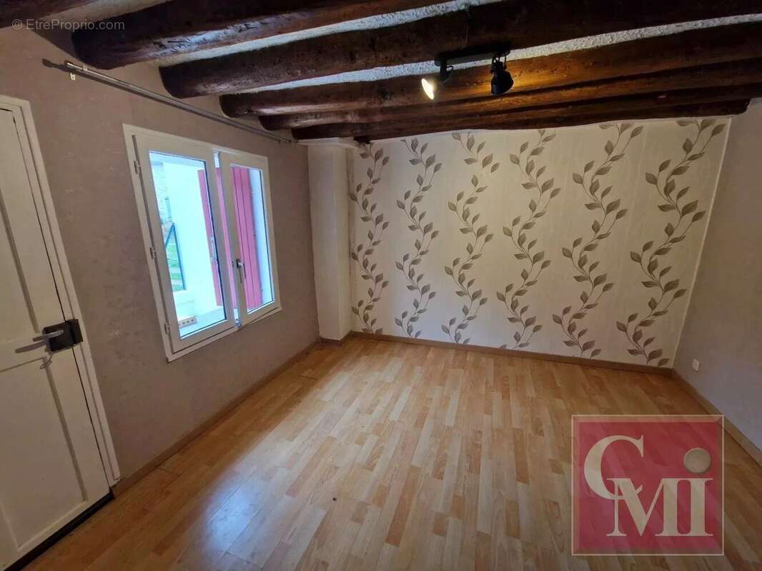 Maison à SAINT-CHERON