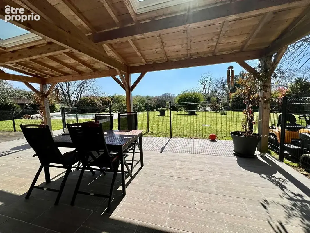 Maison 10 pièces 298 m² à vendre à Vaux (86700) - photo 4
