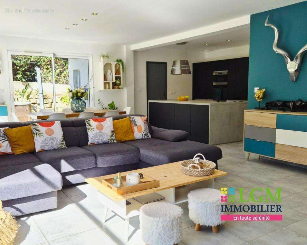 Maison à PLAN-DE-LA-TOUR