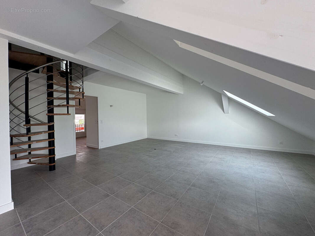 Appartement Gilly Sur Isere 4 pièce(s) 125 m2 - photo 2