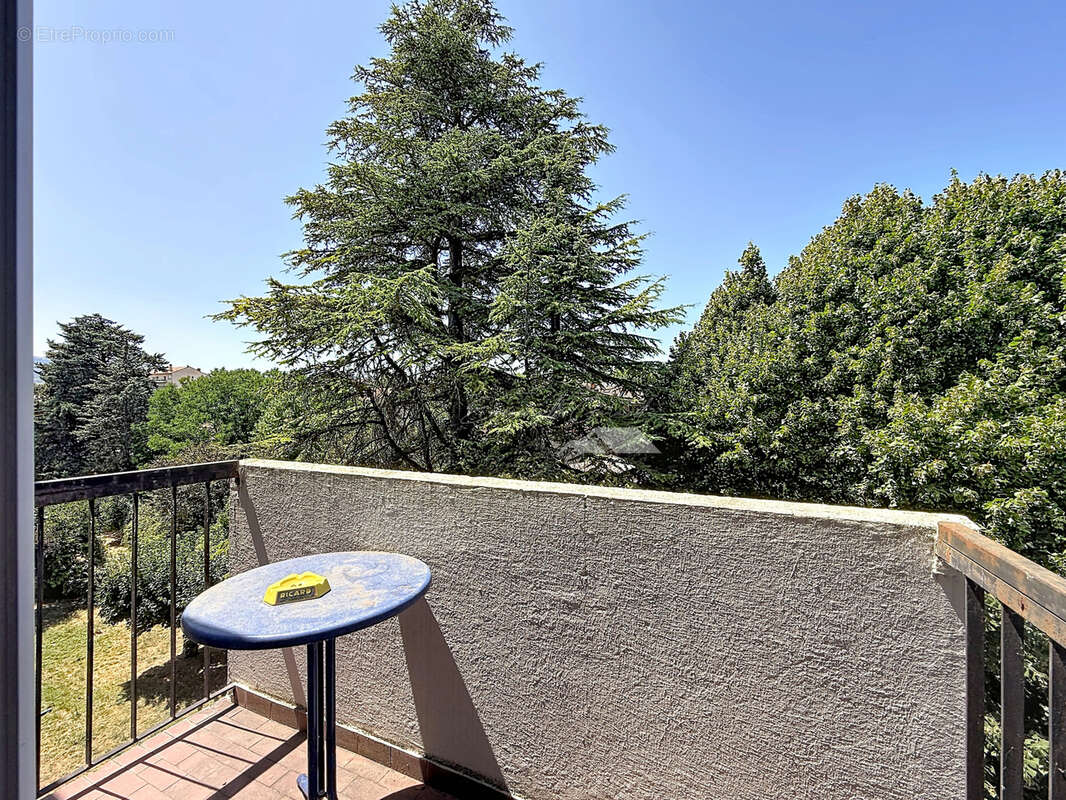 Résidence du Stade // Appartement type 4 // Quatrième étage avec balcon - photo 6