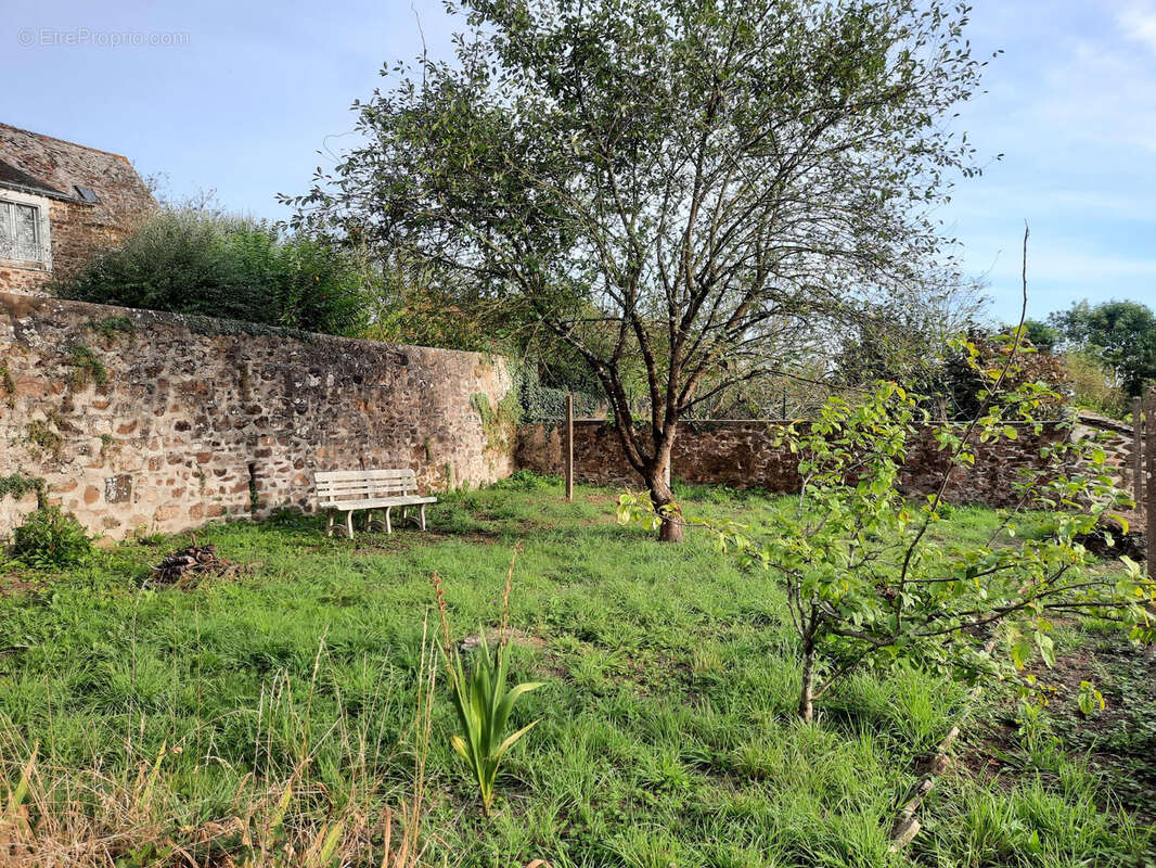 Maison à SAINT-DENIS-D'ORQUES