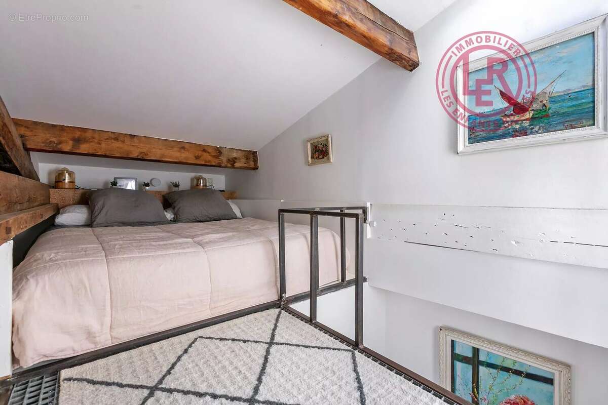 Appartement à PARIS-3E