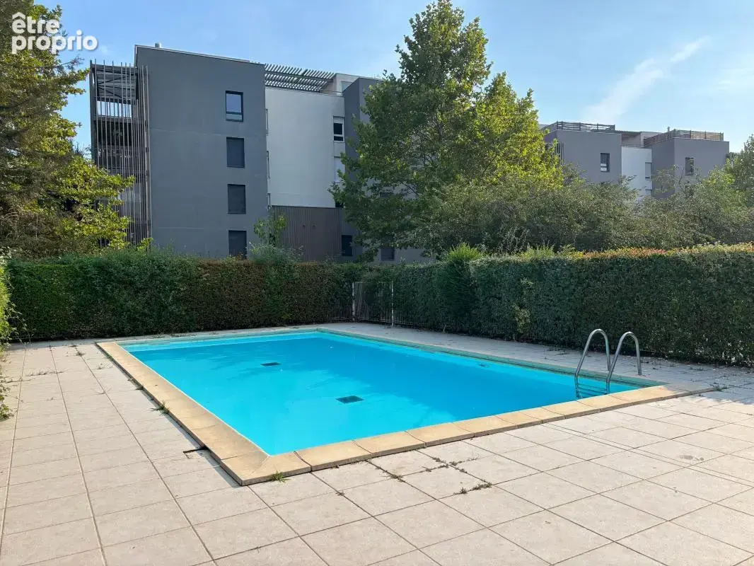 Pau: Appartement d'exception à vendre en dernier étage— Vue panoramique Pyrénées, terrasse 20 m² et piscine dans la résidence - photo 13