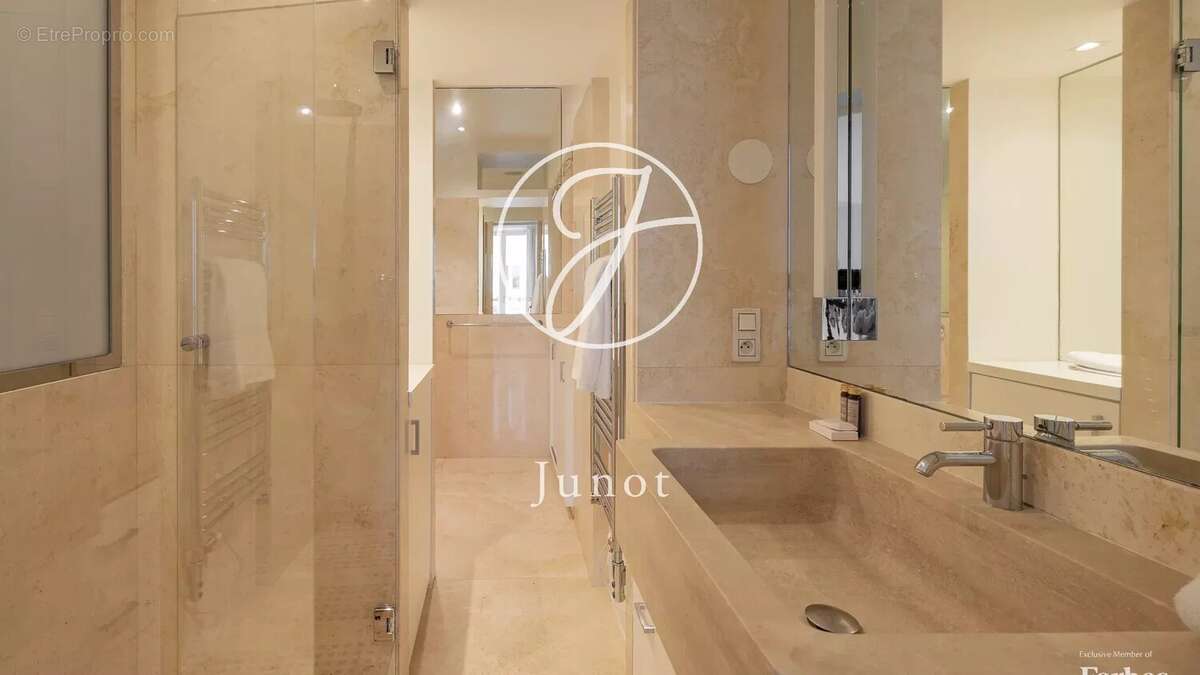 Appartement à PARIS-6E