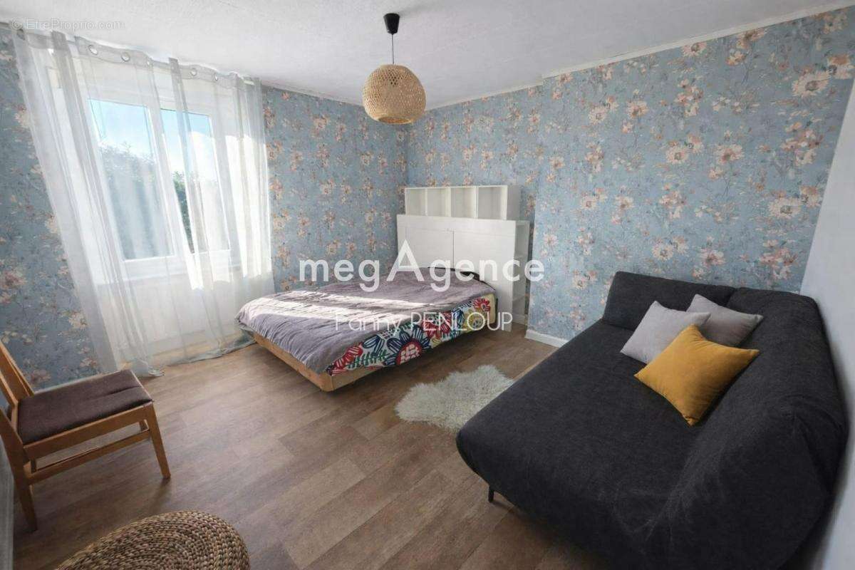 Maison à SAINT-HILAIRE-DU-HARCOUET