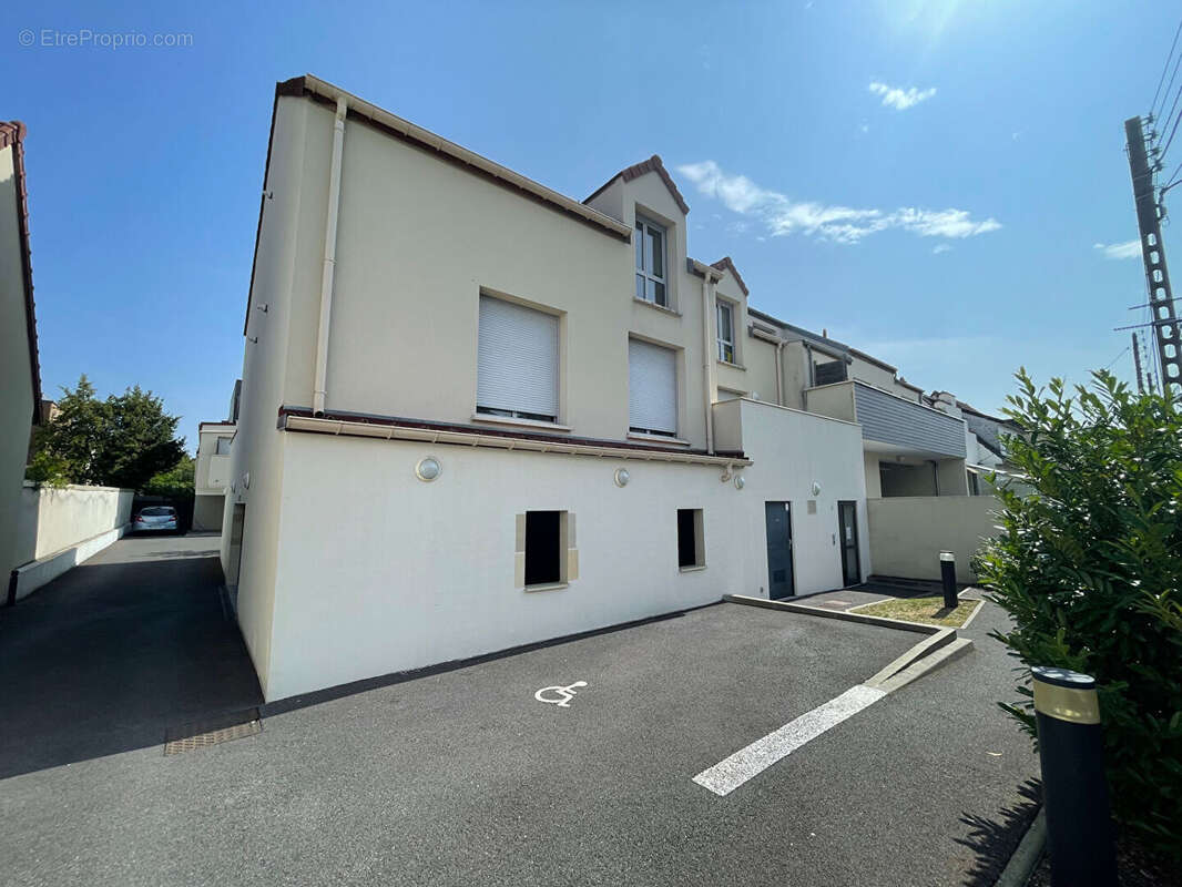 Appartement à CHILLY-MAZARIN