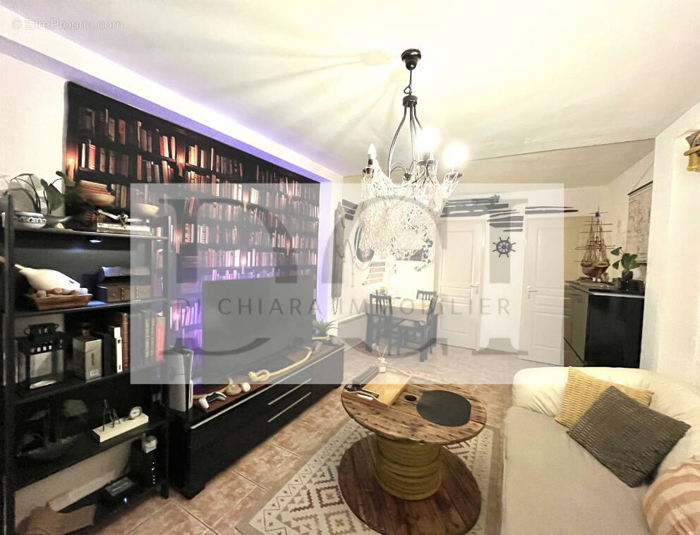 Appartement à ENSUES-LA-REDONNE