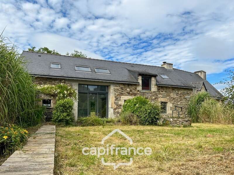 Propriété de caractère avec longère de 185 m², deux logements indépendants, hangar a quelques minutes de pontivy – saint-gérand - photo 2