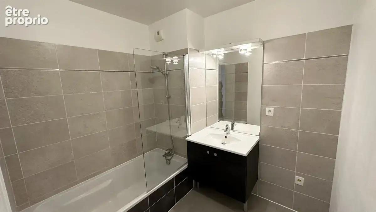 Appartement 3 pièces 63 m² à vendre à Hyeres (83400) - photo 5