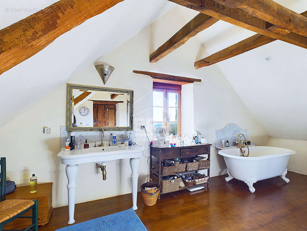 Autre à LA SALVETAT-PEYRALES