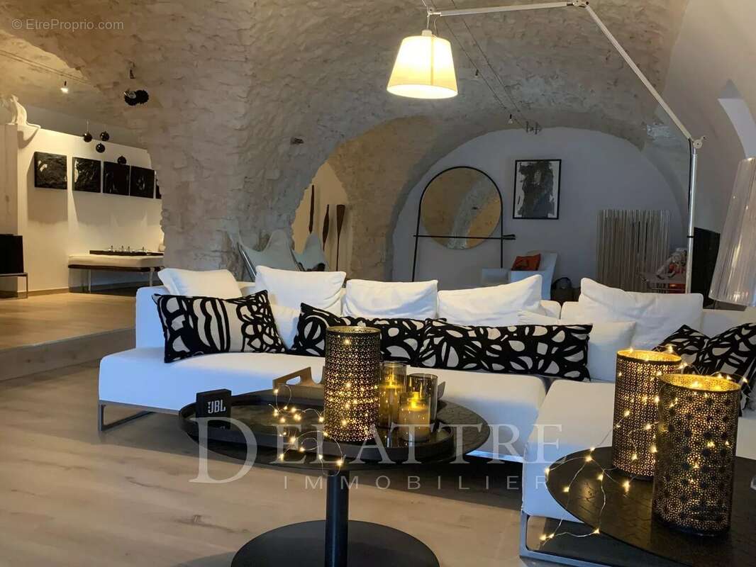 Appartement à ROQUEFORT-LES-PINS