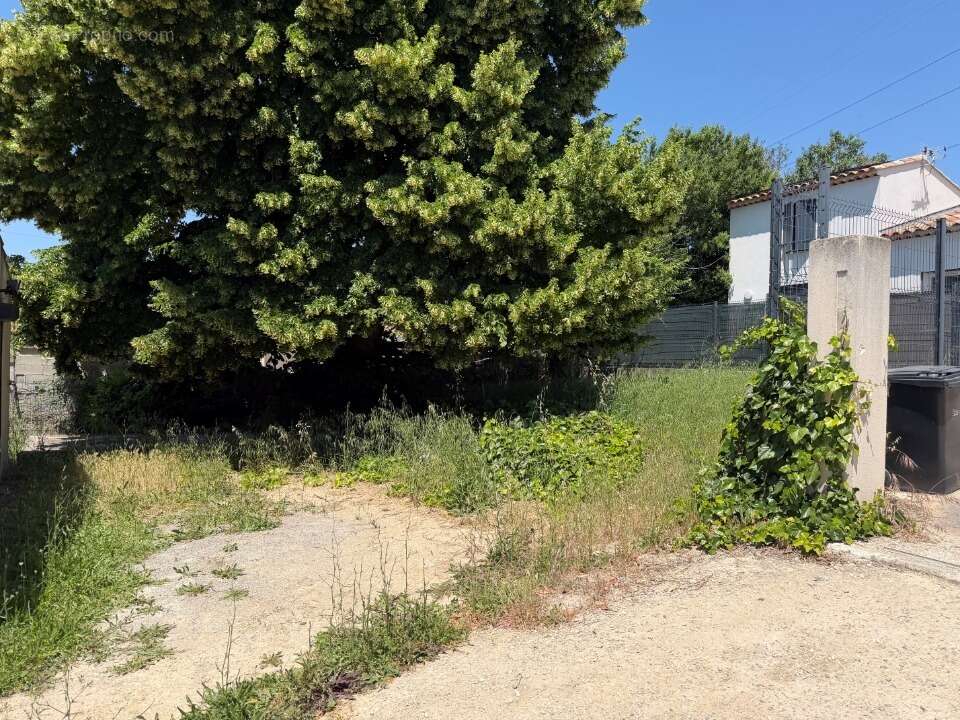 Terrain 343 m² à Gardanne  - photo 4