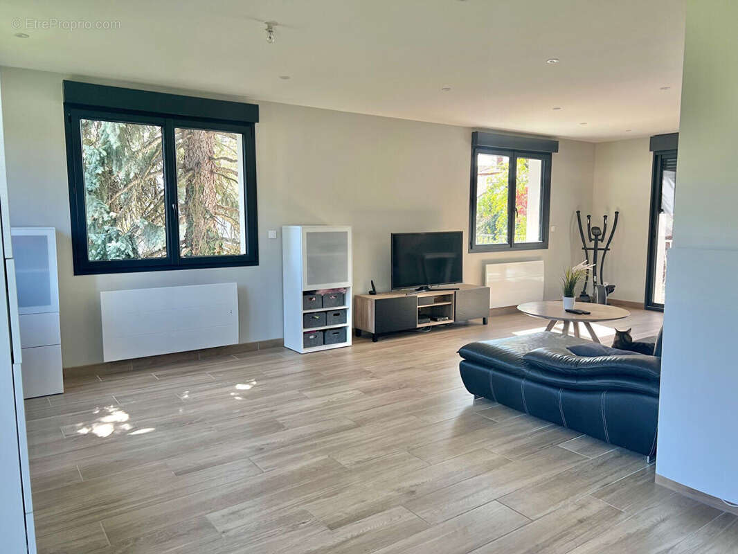 Maison à BOURGOIN-JALLIEU