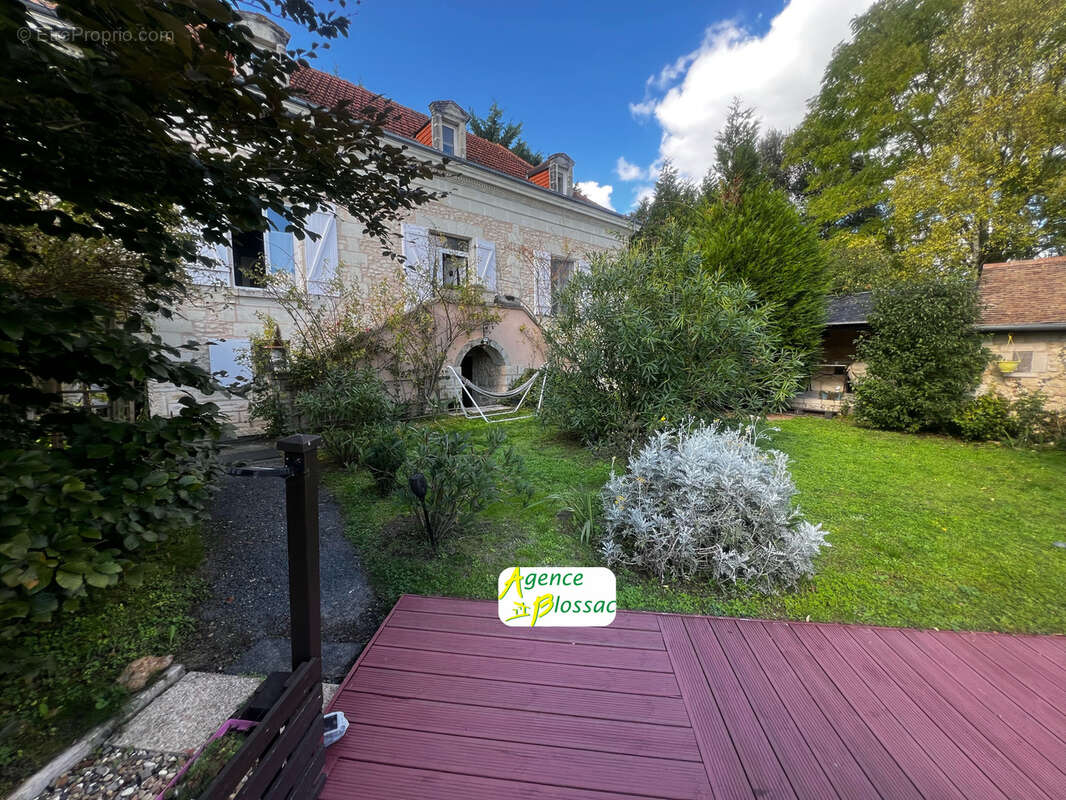 PROPRIÉTÉ de 300m2 hab et DEPENDANCES dans PARC 2550m2 - photo 6