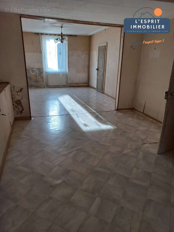 Maison à BURLIONCOURT