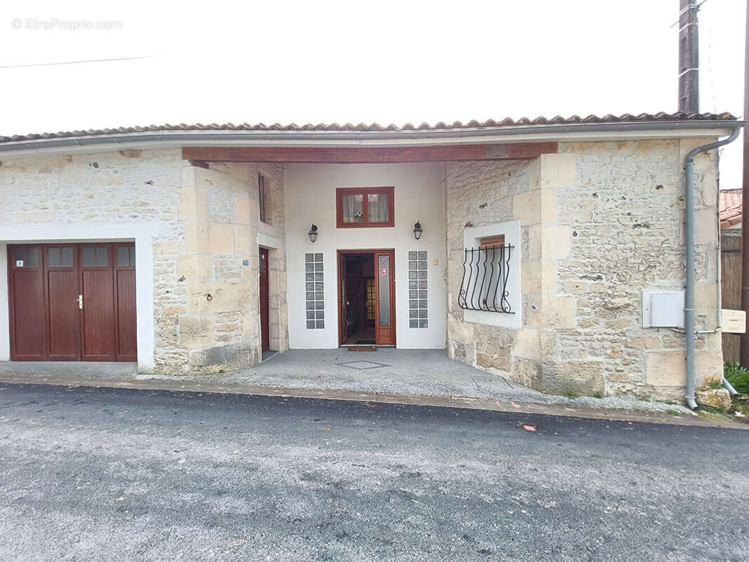 Maison à DOMPIERRE-SUR-CHARENTE