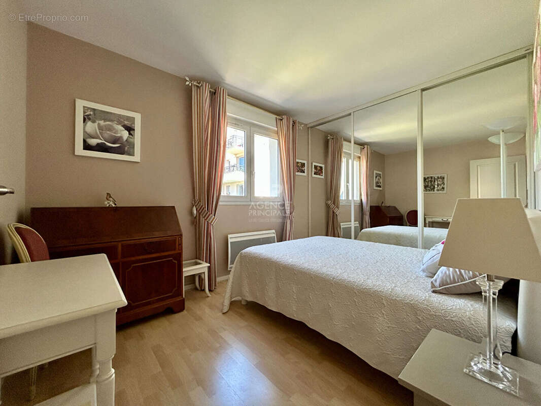 Appartement Poissy 4 pièce(s) 98 m2 - photo 6