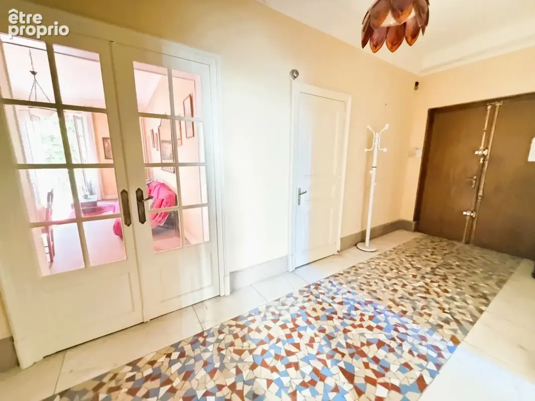 APPARTEMENT T3 traversant 92 m2 face aux parcs - photo 11