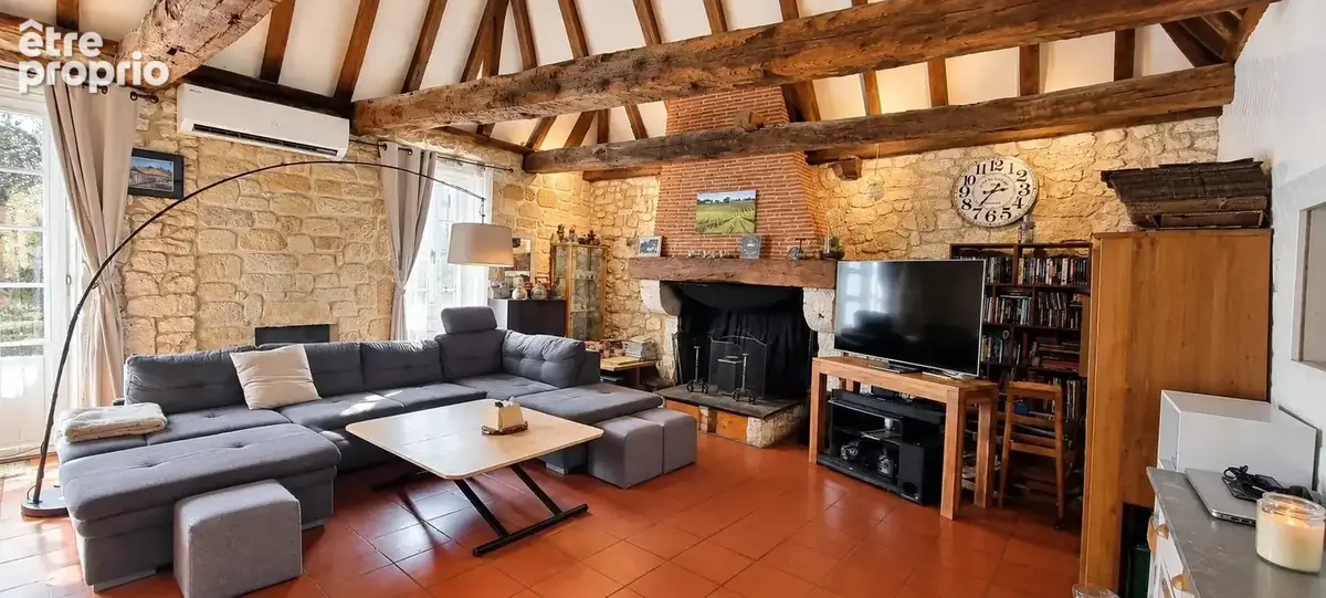 Exclusivite : authentique ensemble immobilier sur 5831 m² de terrain . - photo 5