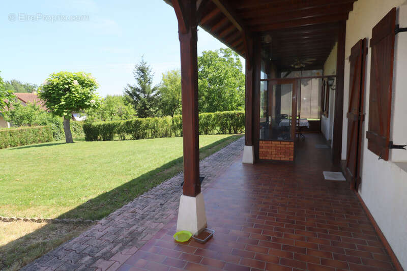 Maison à ROMENAY