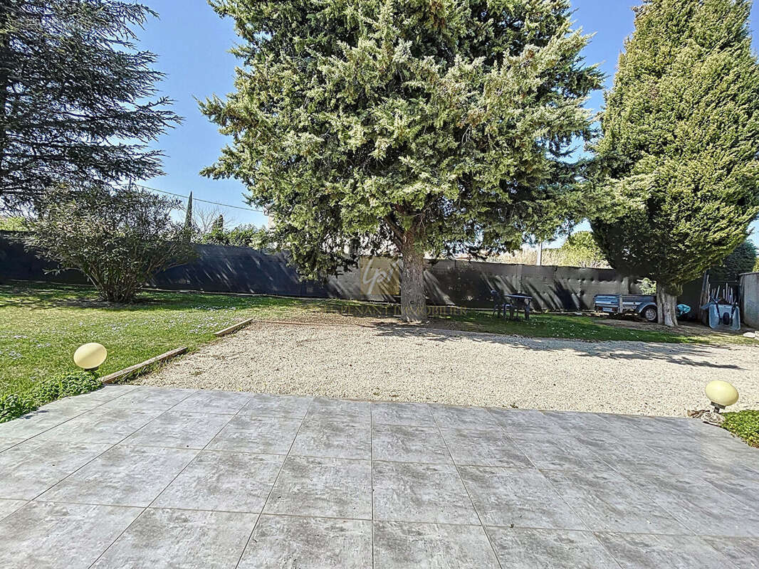 Mazan garage 90m² sur terrain constructible viabilise de 719m² - photo 5