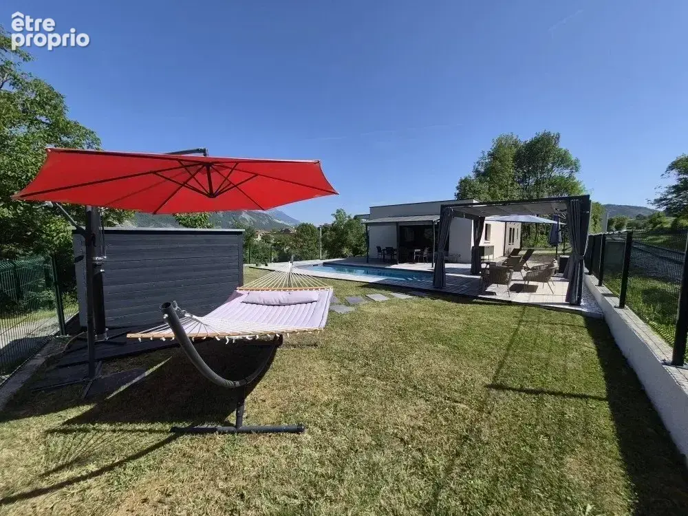 Villa contemporaine dans un secteur calme, aucun vis à vis , vue dégagée. - photo 9