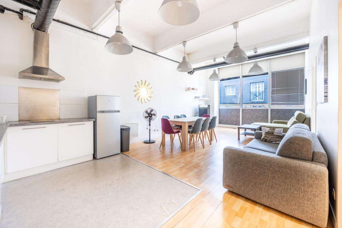 Appartement à LES LILAS