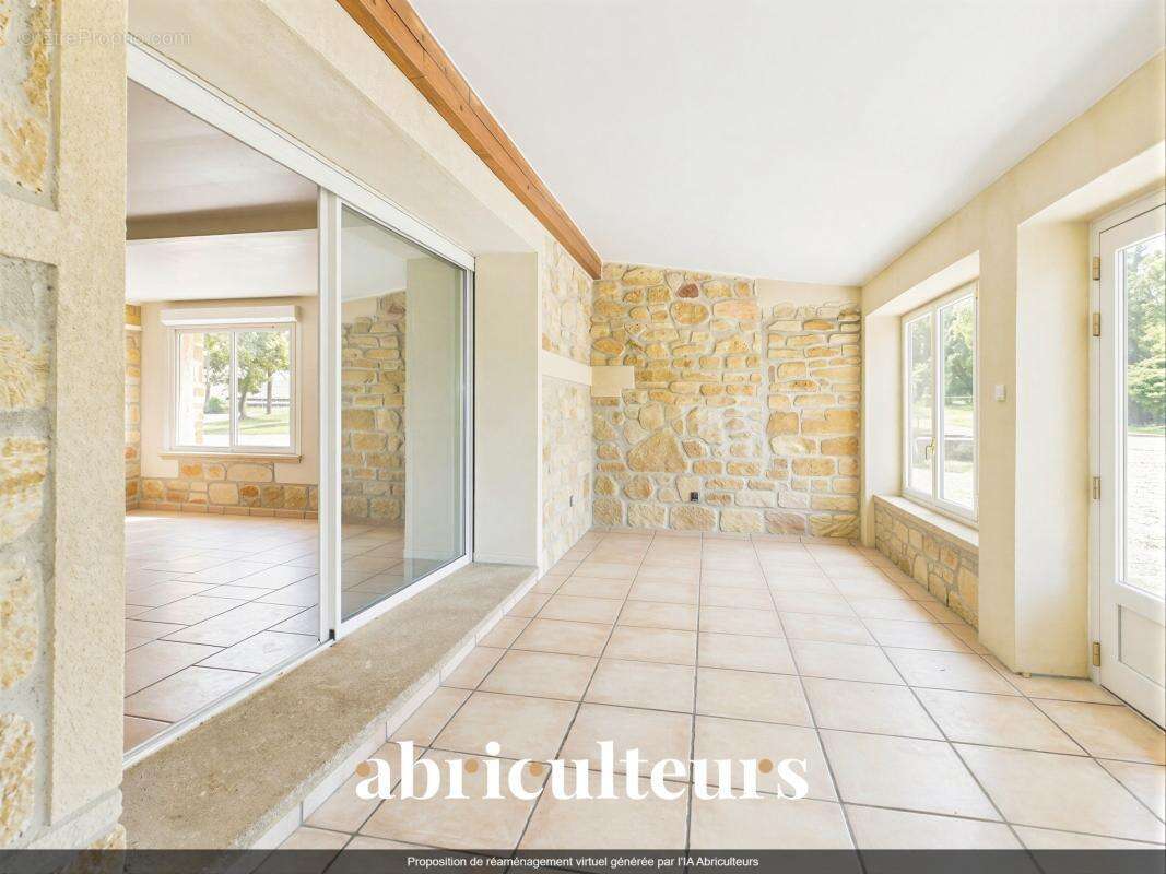 Maison en pierre de 254 m² en vente à Grans (13250) - photo 21