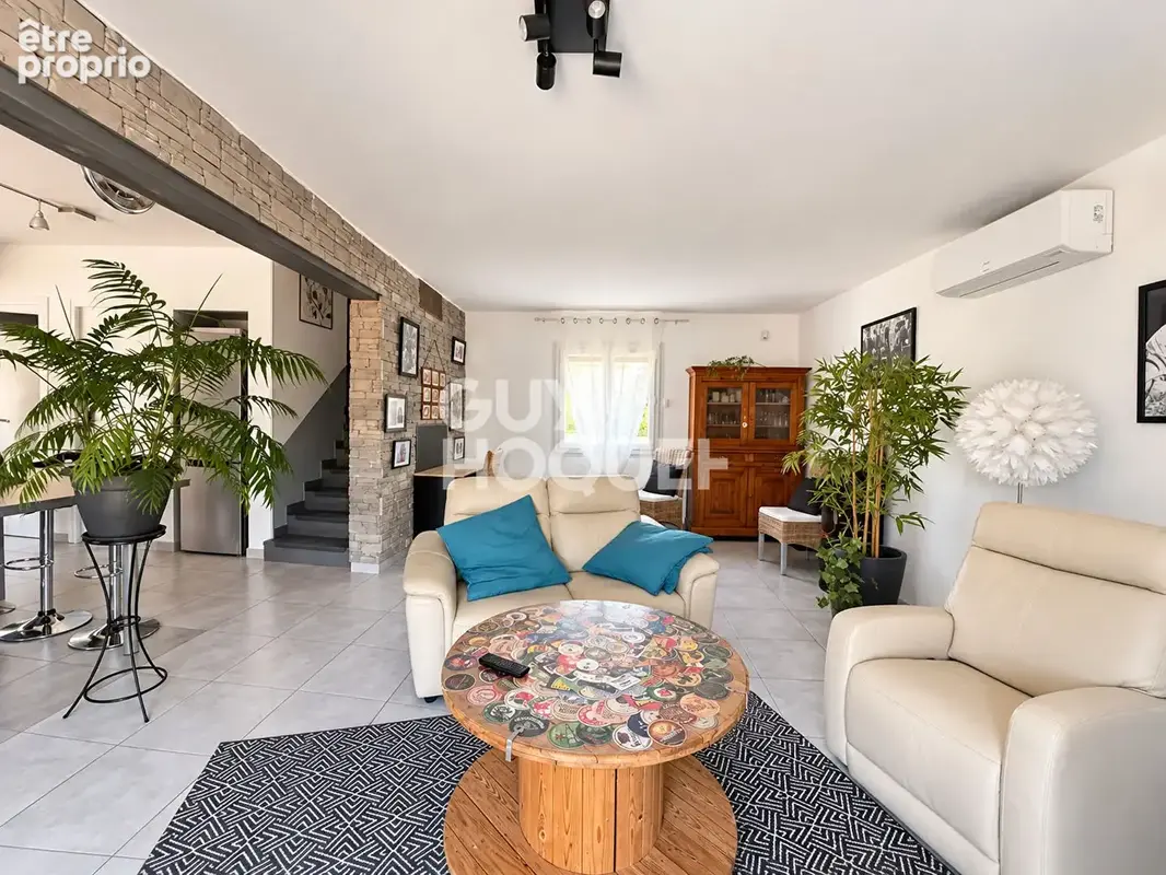 LUZINAY Maison individuelle  au coeur du village - photo 7