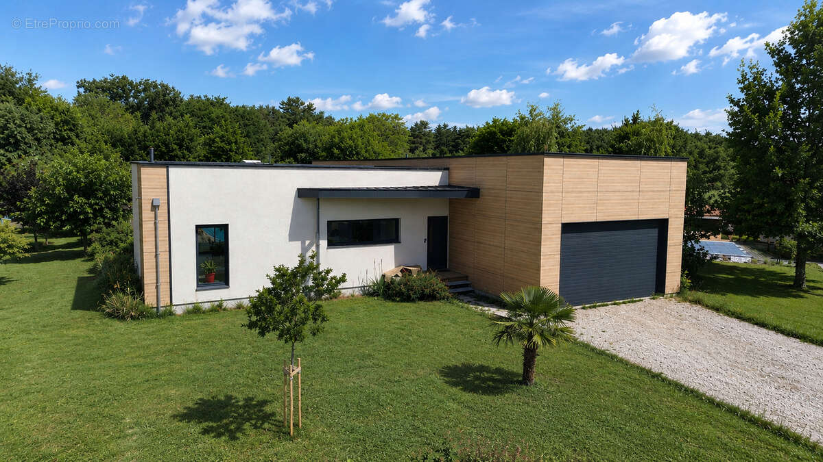 Maison à ORLEAT