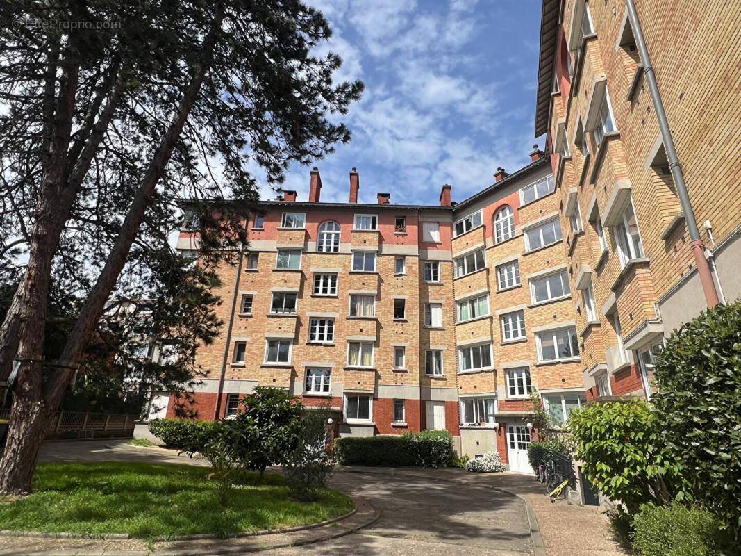 Appartement à SURESNES