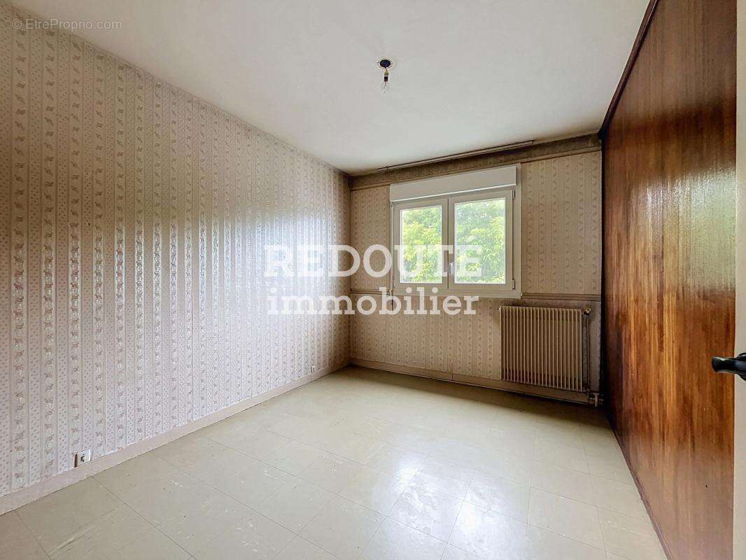 A vendre, maison de type 6 à rénover - photo 11
