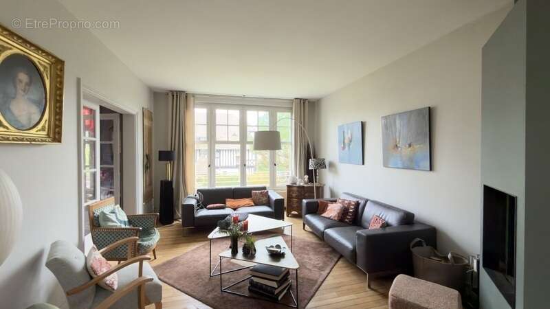 Maison à MONT-SAINT-AIGNAN