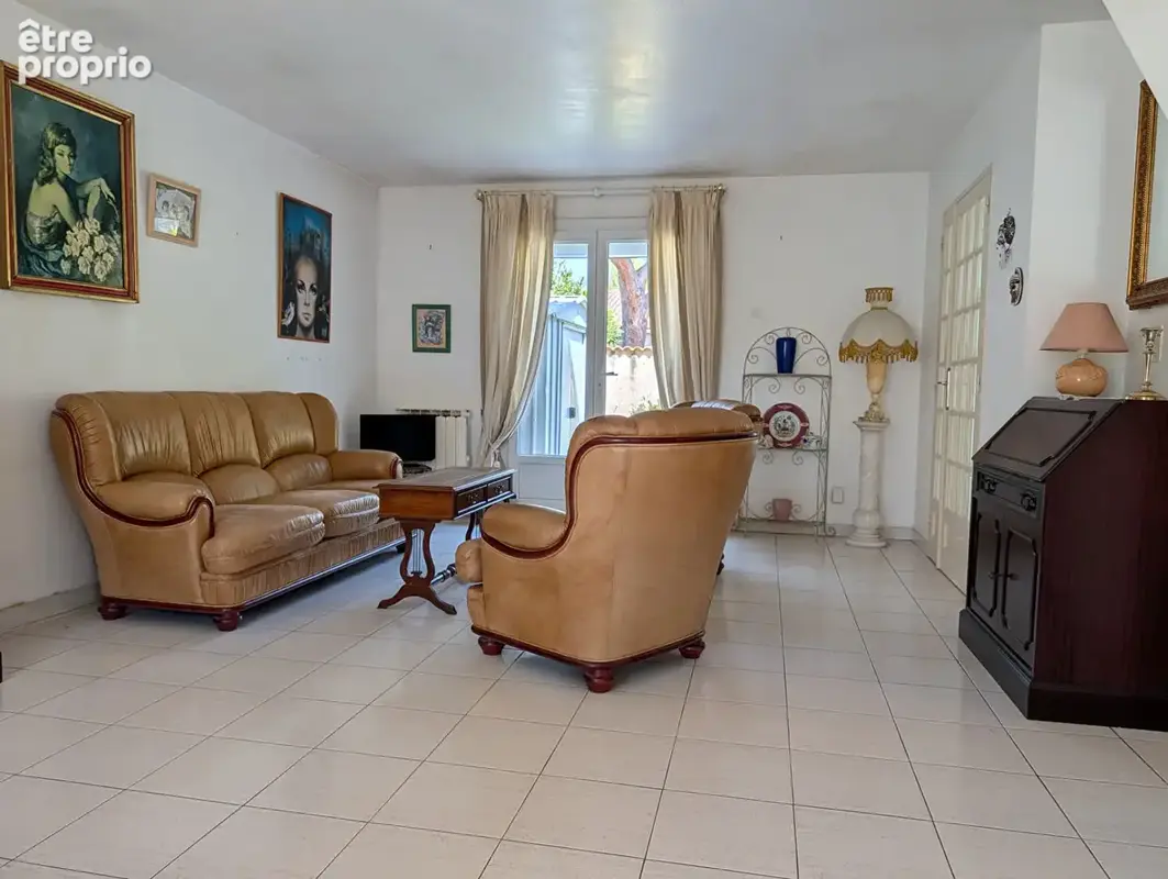 Charmante Maison à La Londe-les-Maures : 4 pièces, 399 600  - Exclusivité NESTENN - photo 15