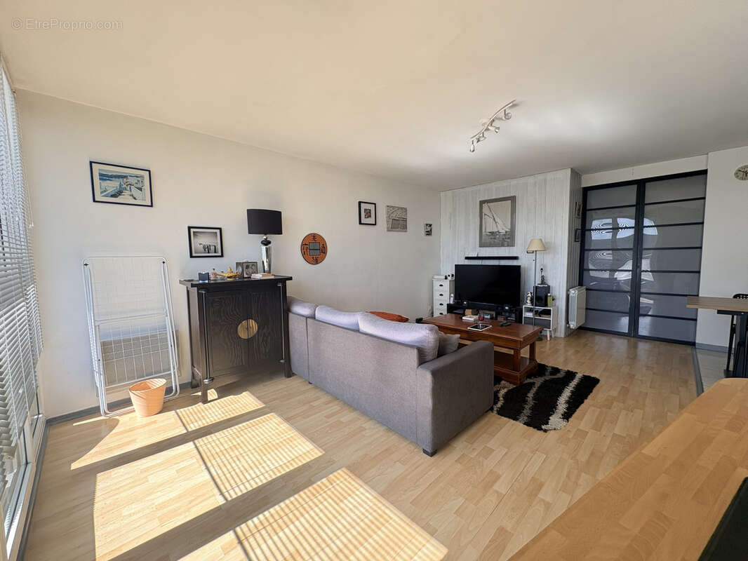 Bel appartement T3 lumineux avec balcon et garage KERFEUNTEUN - photo 8