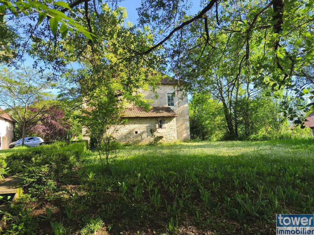 Maison à AMBEYRAC