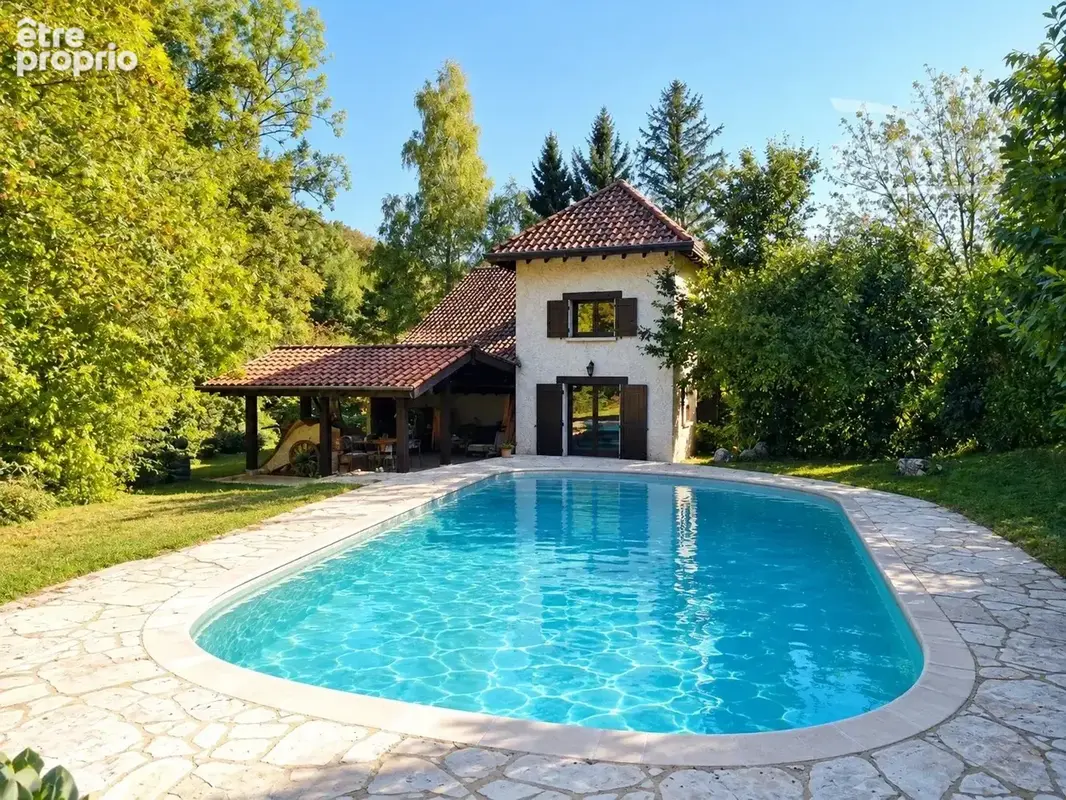 Maison à SAINT-VINCENT-DE-MERCUZE