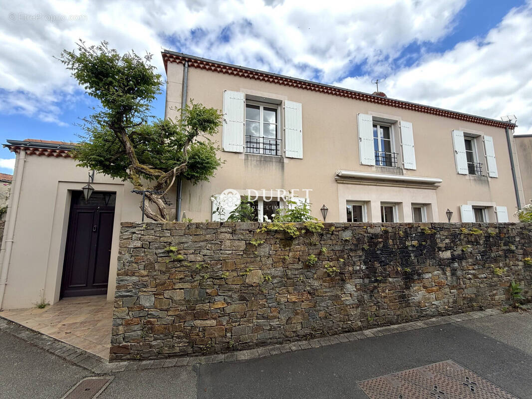 Maison à MONTAIGU