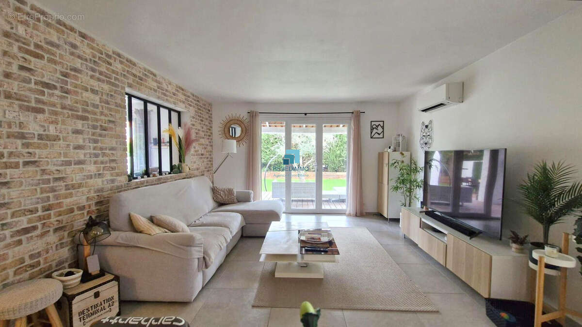 Maison à PUGET-SUR-ARGENS