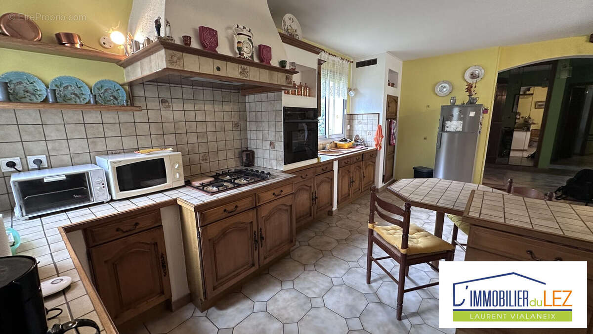 Maison à SAINT-CLEMENT-DE-RIVIERE