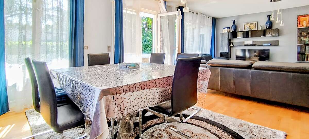 Maison à MONTMORENCY