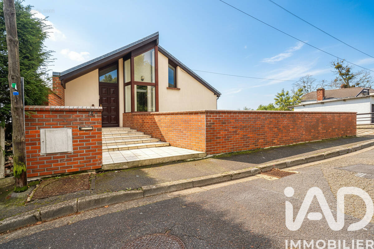 Photo 1 - Maison à MONTMORENCY