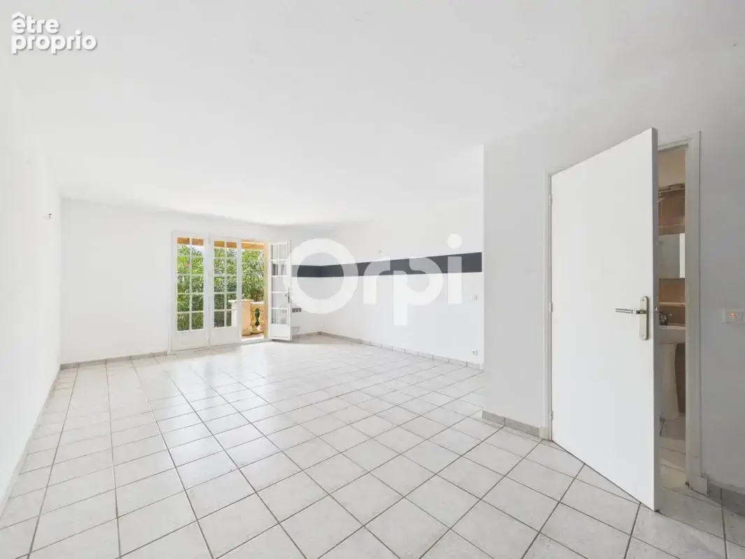 A rafraichir - maison individuelle + dependance + garage + piscine + annexes - photo 19
