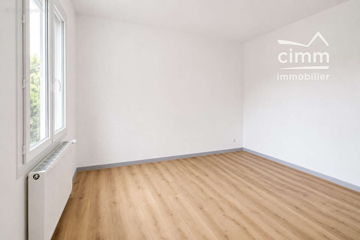 Maison 71 m² à Saint-Simeon-De-Bressieux  - photo 8